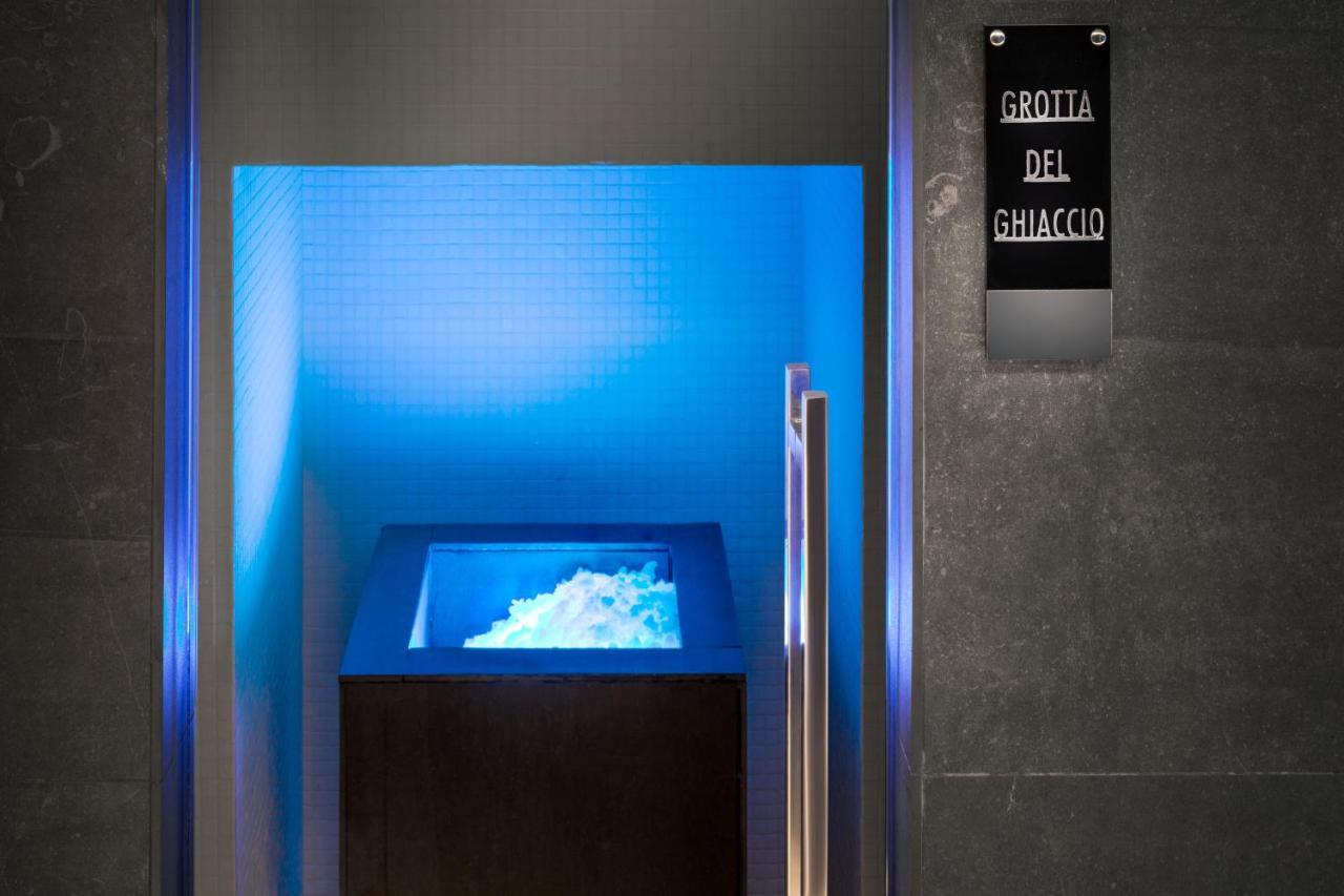 LHP Napoli Palace&SPA Esterno foto Ice grotto