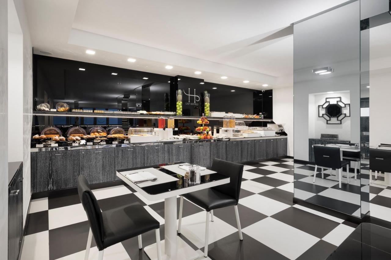 LHP Napoli Palace&SPA Esterno foto The lounge at the airport
