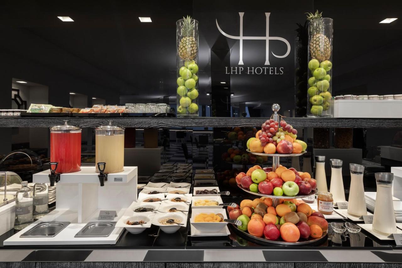 LHP Napoli Palace&SPA Esterno foto Breakfast buffet at the LHP Hotels
